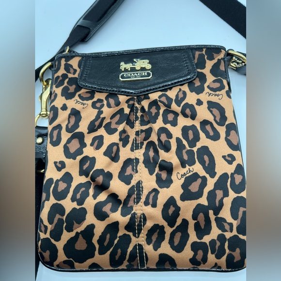 Vintage coach leopard Crossbody purse with coin, wallet purse included - Picture 2 of 11